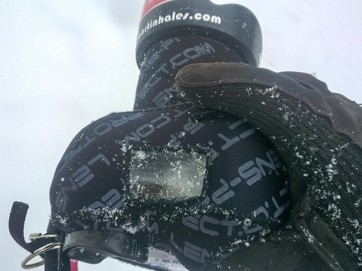 Ochranný obal DLSR Canon před sněhem a mrazem