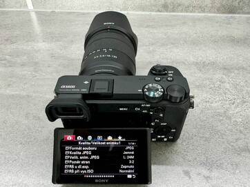 Fotoaparát Sony A6600 + Sony 18-135/OSS SEL+karta