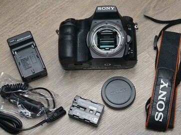 Sony SLT- A68 DSLR* APS-C CMOS*Full HDV 25000 Exp.