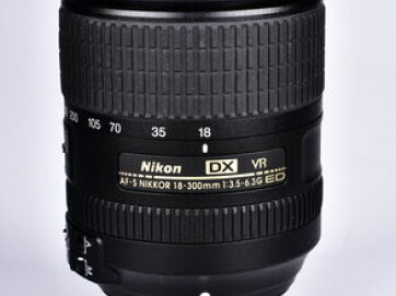 Nikon 18-300 mm f/3,5-6,3 AF-S G ED VR