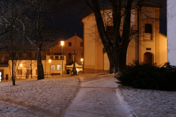 ISO 100, 1400px pro web