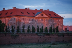 Zeiss Milvus 135/2, tělo: Canon EOS-1Ds Mark III, F2.0, ISO 400, 1/320 s, komp. exp. -2/3, Blesk: Ne, RAW v Adobe Photoshop Elements 14.0 (Windows) | © Jakub Súkeník Canon EOS-1Ds Mark III, 135mm, 135.00 mm, F2.0, ISO 400, 1/320 s, komp. exp. -2/3, Blesk: Ne, RAW v Adobe Photoshop Elements 14.0 (Windows) �