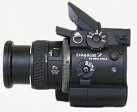 Minolta Dimage 7Hi pohled zleva Minolta Dimage 7Hi pohled leva