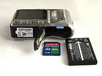 Prostor napájení a paměť.karty | Jiří Beneš Prostor napájení a paměť.karty