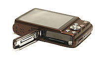 Umístění SD karty a baterie | (c) Petr Koritina Umístění SD karty a baterie